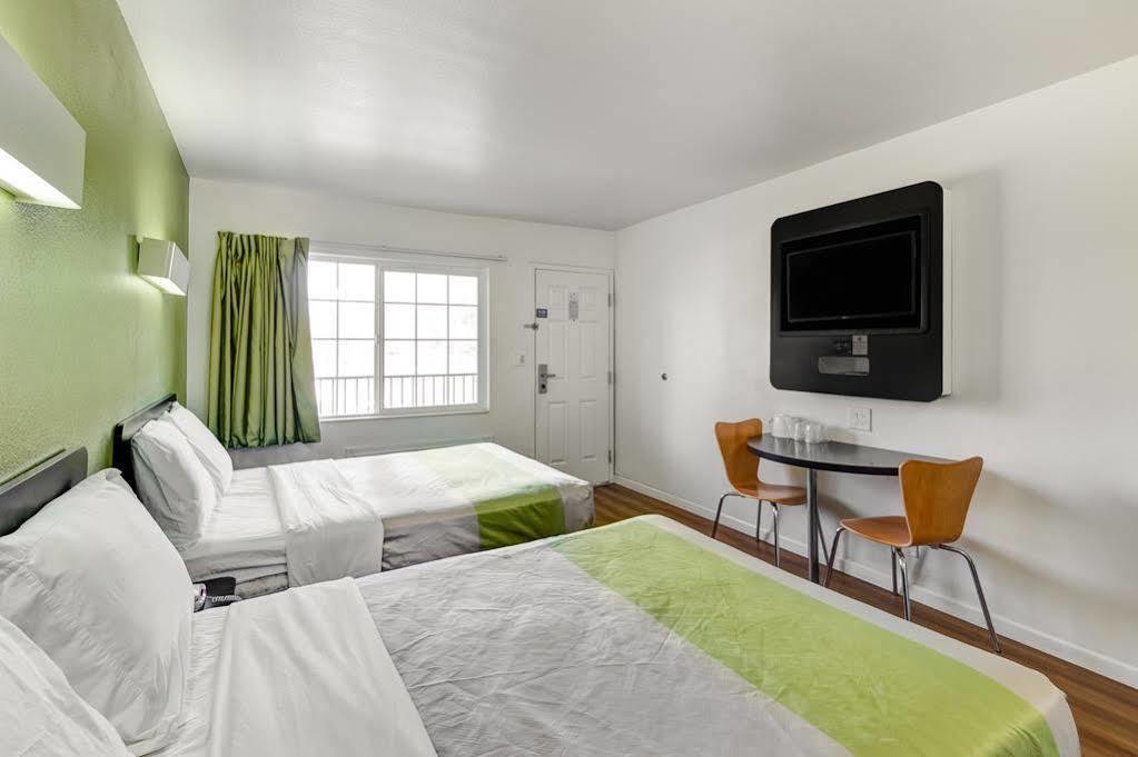 Motel 6-Visalia, Ca Eksteriør bilde